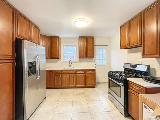 Building Photo - 235 Tibbetts Rd