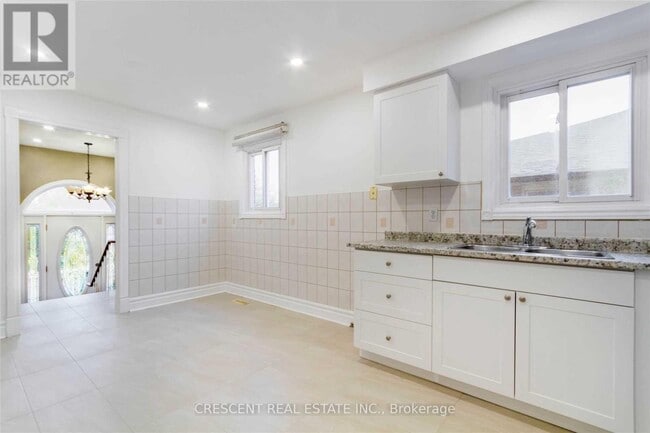 Building Photo - 4036 Dunmow Crescent