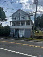 Building Photo - 117 W Cedar St