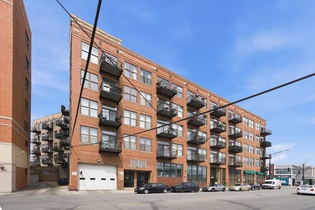 Building Photo - 2310 S Canal St