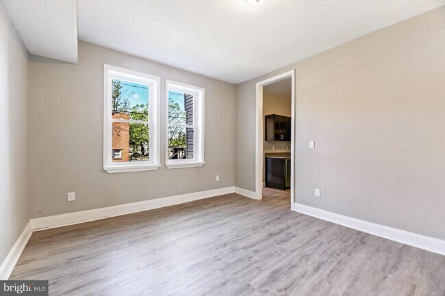 Building Photo - 5104 Queensberry Ave
