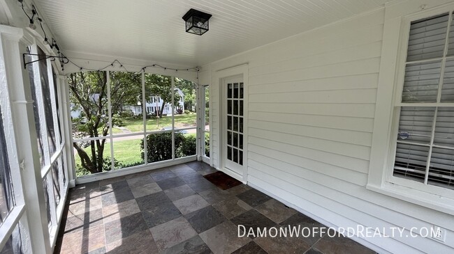 Foto del edificio - 4060 Pine Hill Dr