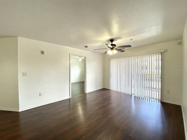 Building Photo - 5459 Vineland Rd