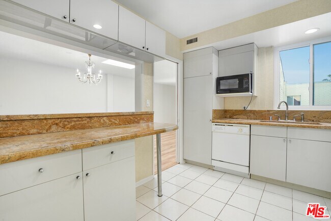 Foto del edificio - 7309 Franklin Ave