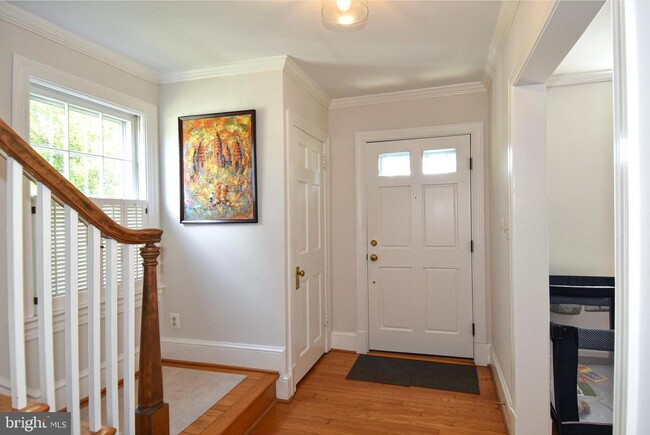 Building Photo - Discover exceptional comfort and timeless style in this beautifully updated single family residen...