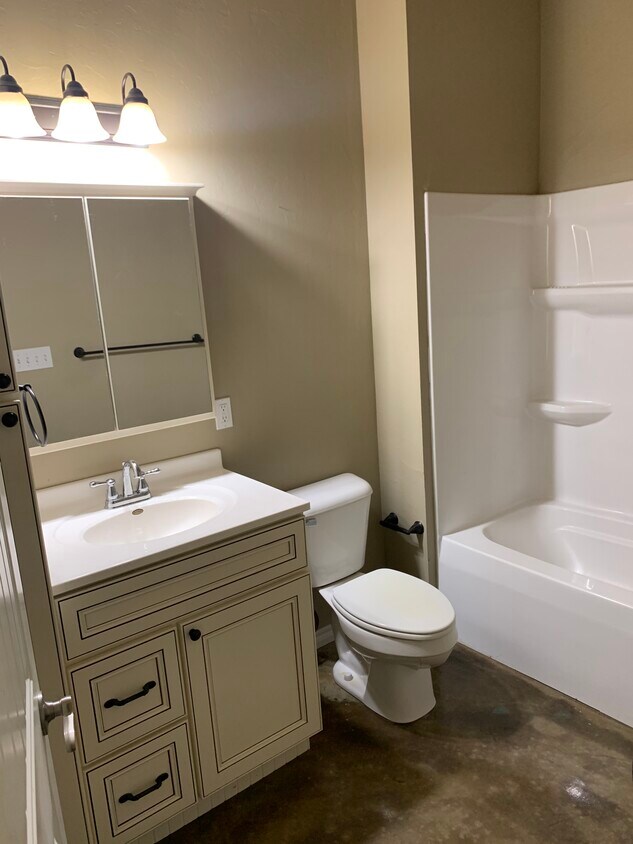 Foto principal - 1000 W 11th St