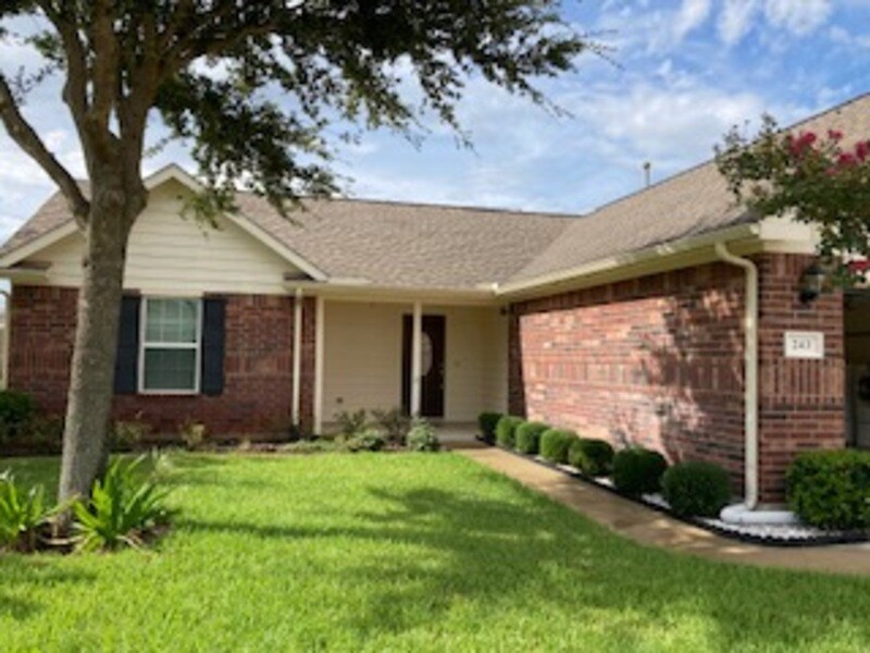 243 S Lantana Cir, Sealy, TX 77474 House Rental in Sealy, TX