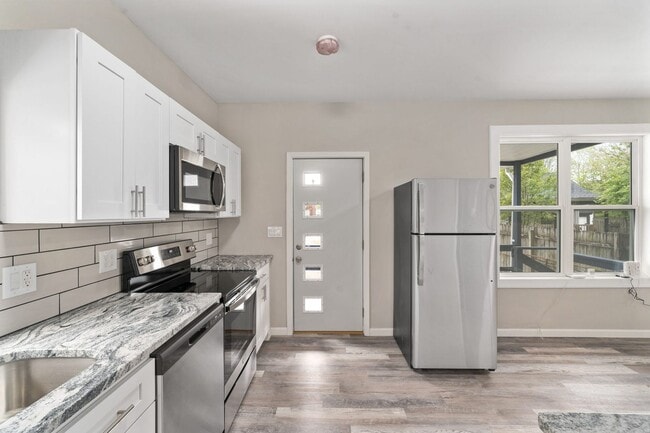 Building Photo - Charming 1BR First Floor Unit in Columbus