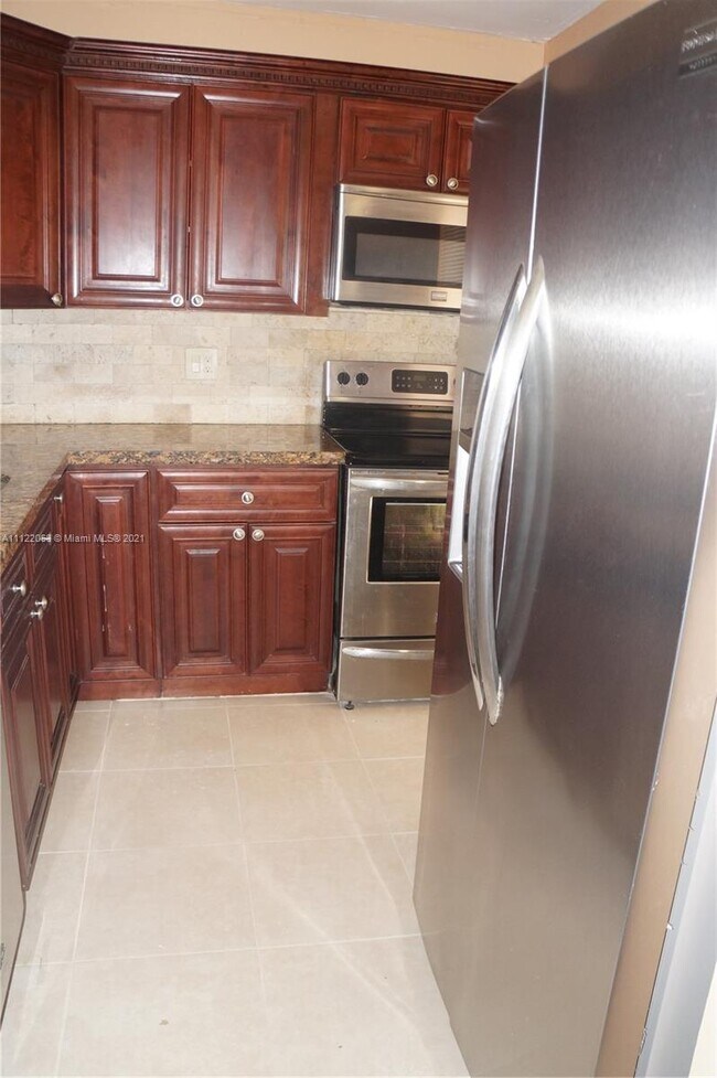 Foto del edificio - 6090 NW 64th Ave
