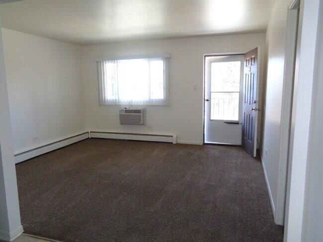 Building Photo - 8244 W 87th St