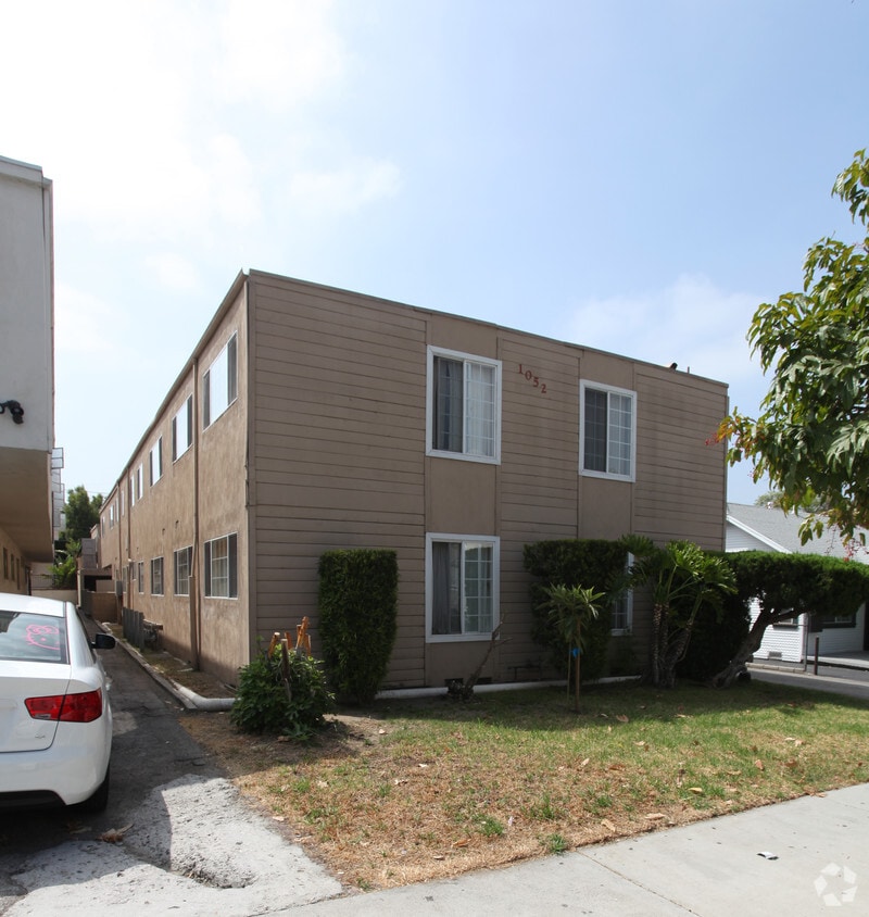 Building Photo - 1052 Justin Ave