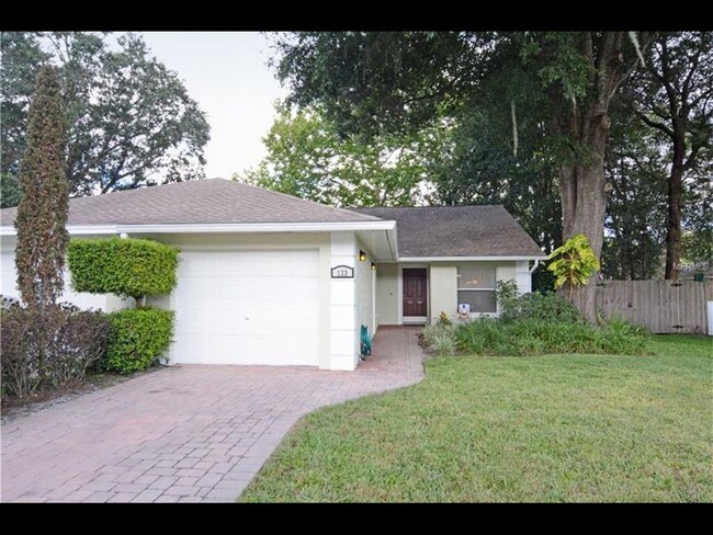 Foto del edificio - 123 Shady Oak Ln