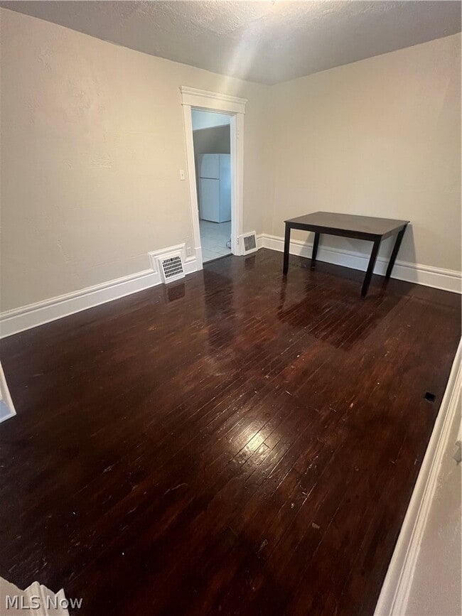 Building Photo - 716 Grace Ave