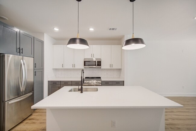 Building Photo - Vintage Lake Powell