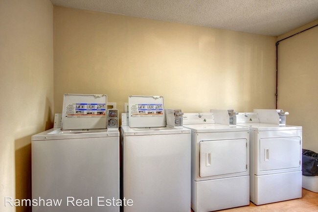 Building Photo - 2 br, 1 bath Apartment - 1901 Karen Ct
