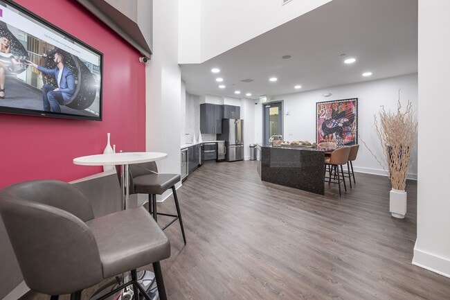 Building Photo - Society Westshore Apartments