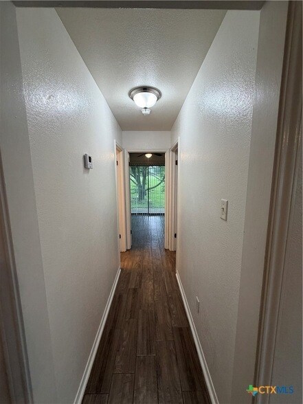 Foto del edificio - 802 Hackberry St