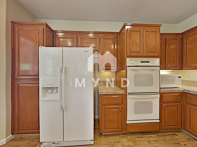 Building Photo - 106 Overlook Ct