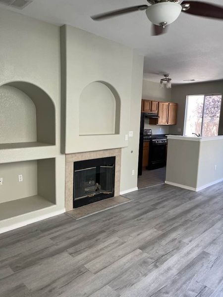 Livingroom with fireplace and niches - 6501 San Antonio Dr NE