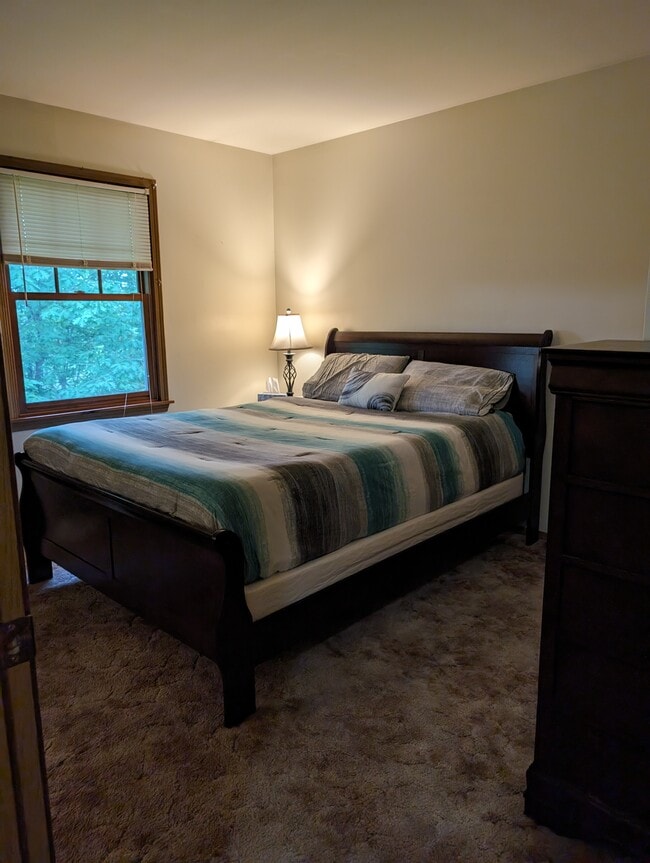 bedroom - 508 Becker St