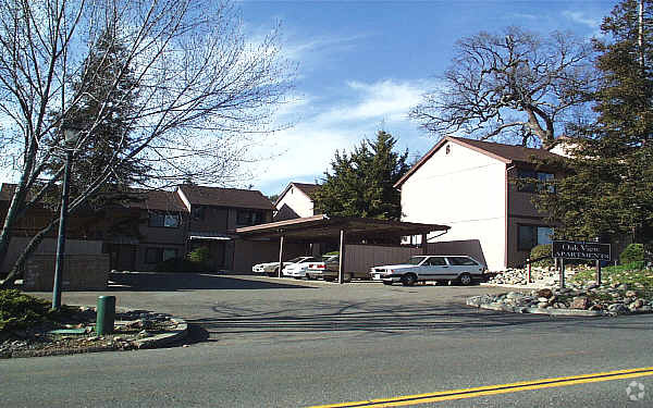 Primary Photo - Oak View Apartments