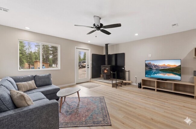 Foto del edificio - 352 Whitetail Meadow Rd