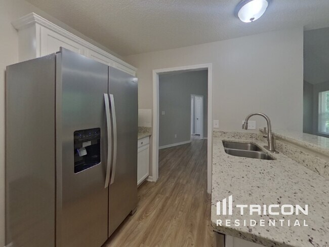 Foto del edificio - 8550 Alicia Brittany Ln
