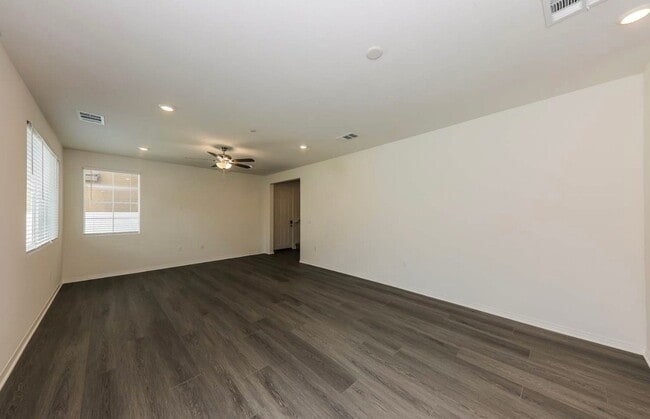 Foto del edificio - 2444 Gunner Ridge Way