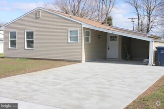 Building Photo - 57 Swan Ln