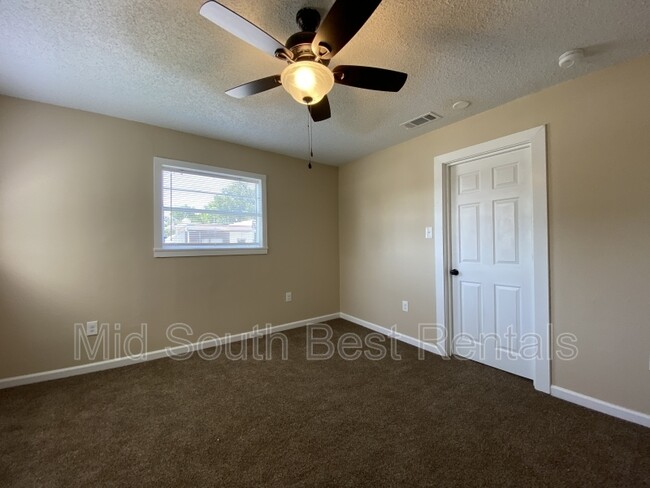 Foto del edificio - 1300 N Olive St
