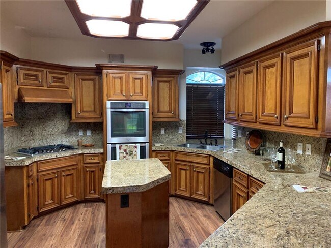 Building Photo - 107 Snowwood Ct