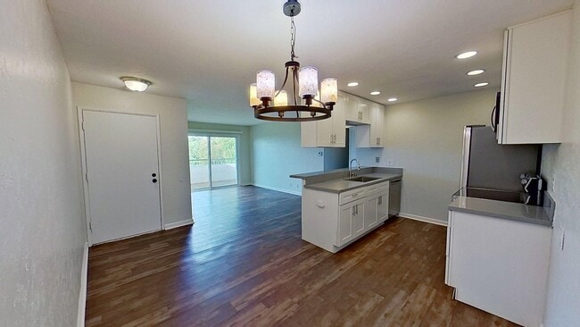 Building Photo - 21941 Rimhurst Dr