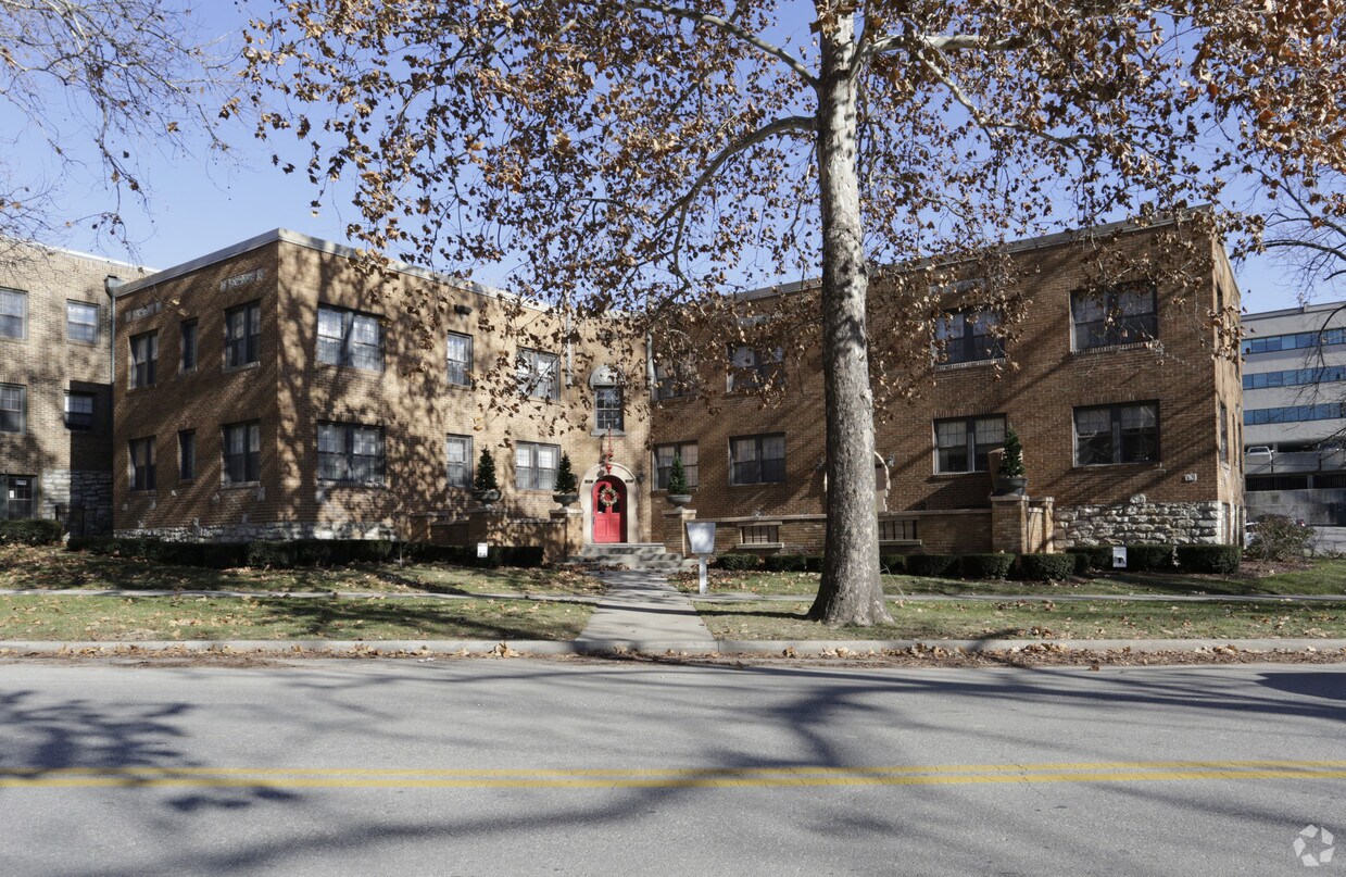 Primary Photo - Plaza 45 Apartments