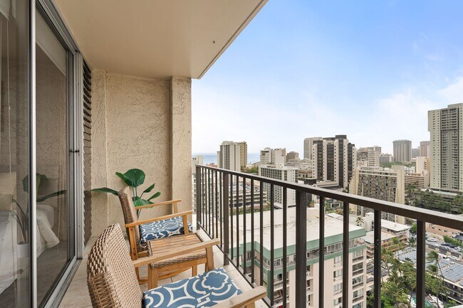 Foto del edificio - Waikiki Fully furnished studio/1 ba / 1 prk Washer/Dryer in unit