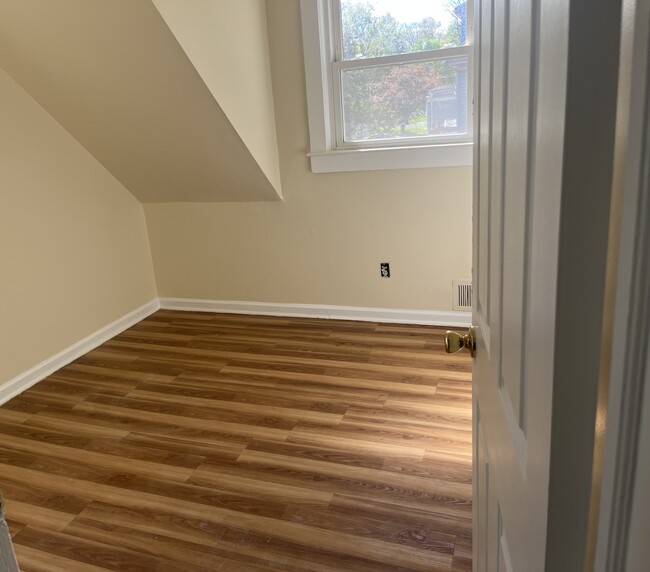 Foto del edificio - 251 Maple Ave