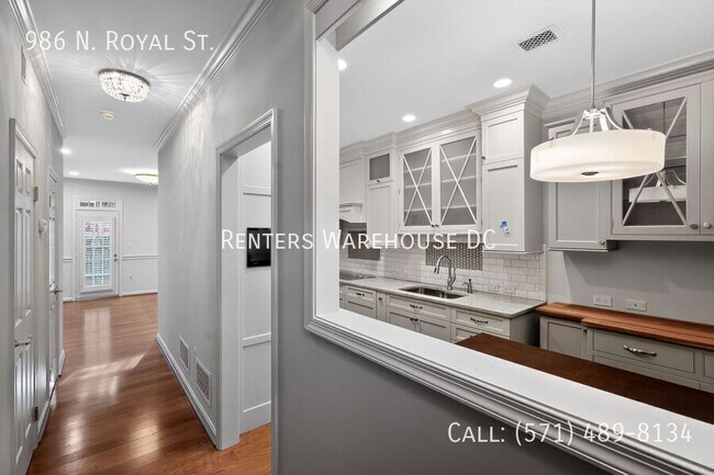 Foto del edificio - 986 N Royal St