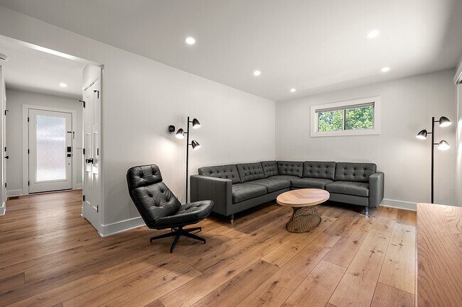 Foto del edificio - 629 Brooks St