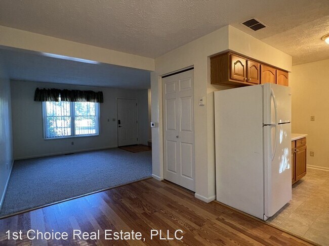 Building Photo - 2 br, 1.5 bath House - 2189-C Meadowlawn
