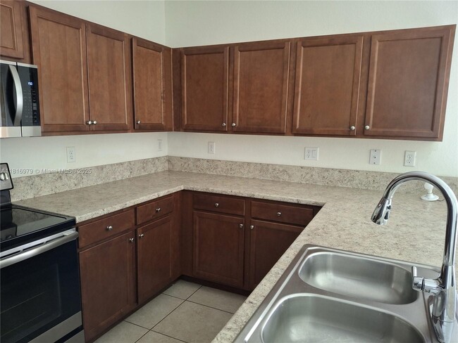 Foto del edificio - 9320 W 33rd Ln