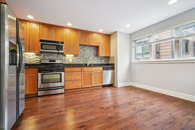 Foto del edificio - 5939 Delridge Way SW