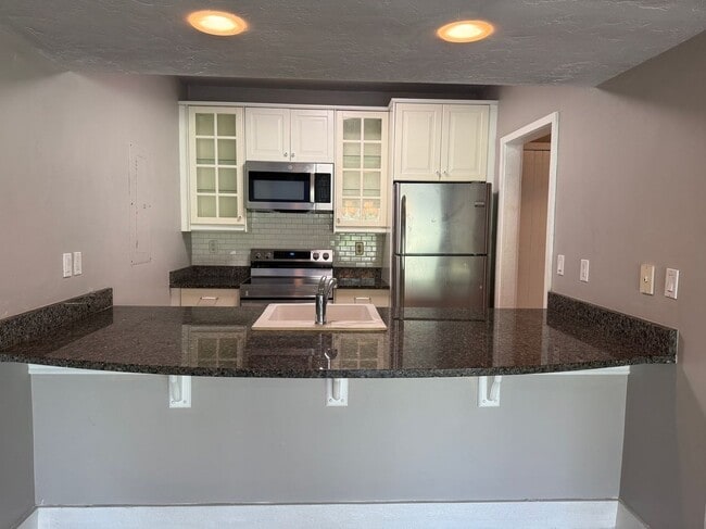 Building Photo - 5006 Sherwood Ln