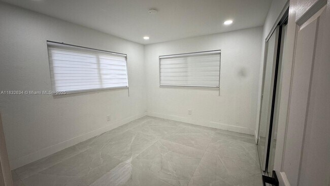Foto del edificio - 320 SW 11th Ave