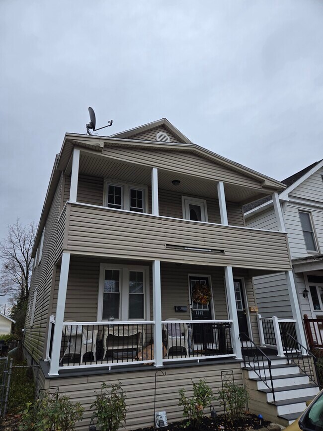 Foto del edificio - 1110 6th Ave