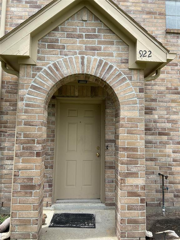Foto principal - 922 Birnham Woods Blvd