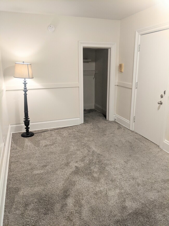 Estudio - 529 W Ionia St