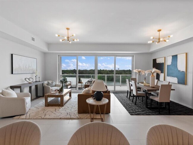 Foto del edificio - 1020 Sunset Point Rd