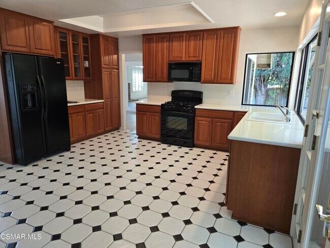 Building Photo - 3166 W Black Hills Ct