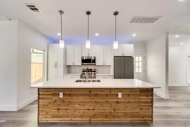 Foto del edificio - 1930 Shaw St