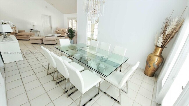 Foto del edificio - 23246 L'Ermitage Cir