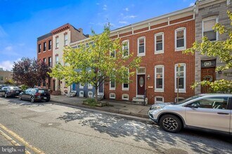 Building Photo - 749 W Cross St